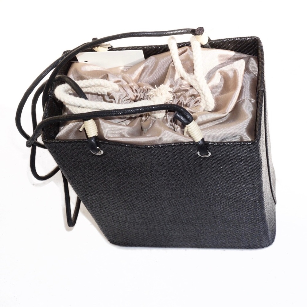 Summer Straw Rectangle Tote in Black - Picture 6 of 7